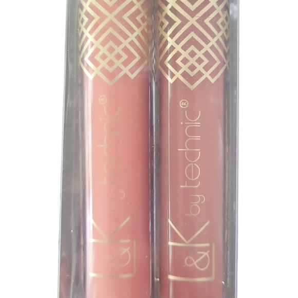 LOVE & KISSES DUO LIP GLOSS SET - Picture 2 of 4